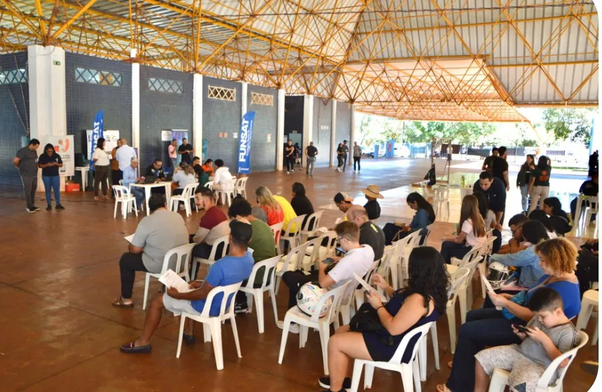 Emprega CG leva oportunidades de emprego e celebra capacitação de mulheres na Vila Popular