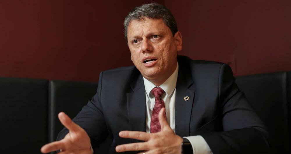 Tarcísio cria estratégia para privatizar Sabesp e diminuir tarifa 