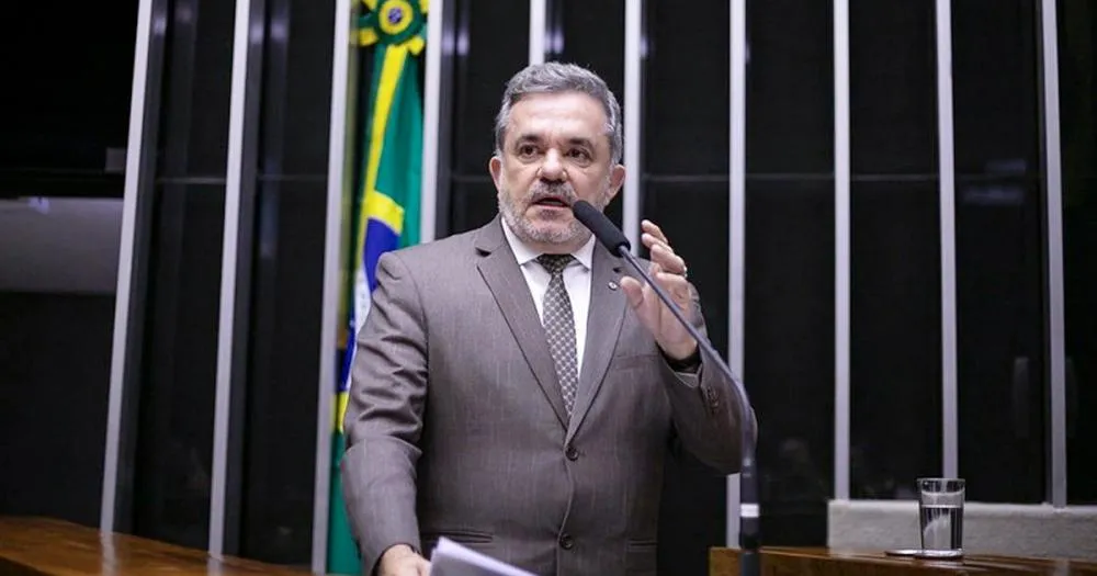 Vander Loubet lidera disputa interna no PT-MS em meio a divisões e desafios estratégicos