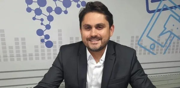 Ministro das Comunicações de Lula envia dados falsos à Justiça Eleitoral