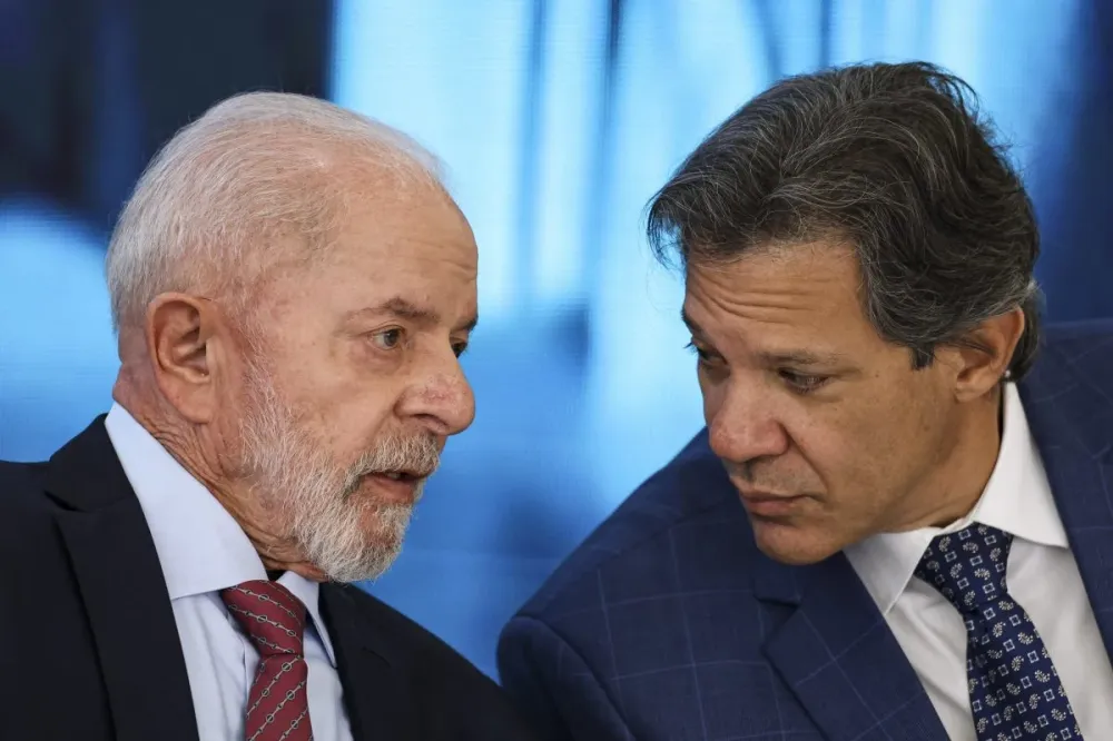 Governo Lula adia anúncio do pacote fiscal e expõe dependência de articulação política