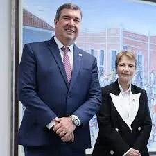 Eduardo Riedel oficializa saída do PSDB e alinha reeleição ao lado de Tereza Cristina