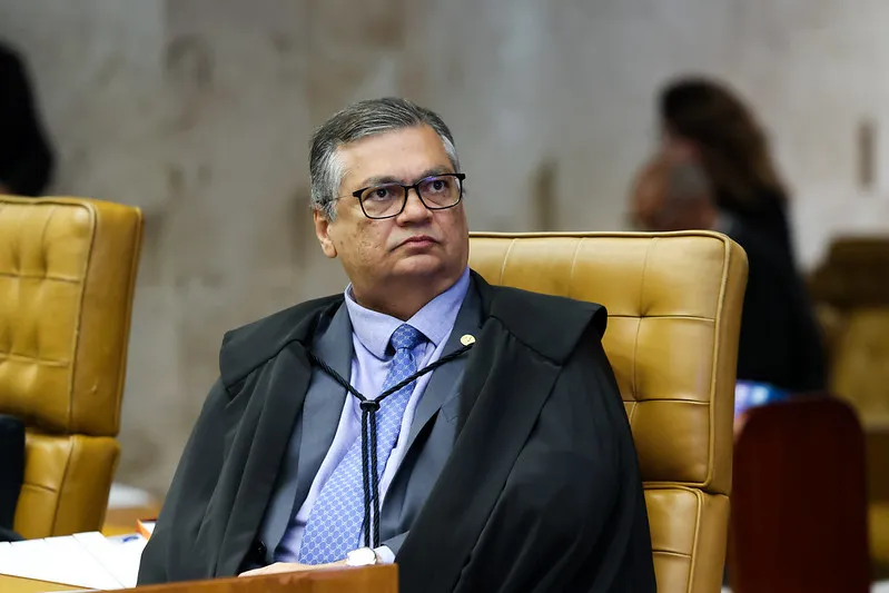 Congresso em fúria: Decisão de Flávio Dino reacende batalha pelo controle do orçamento