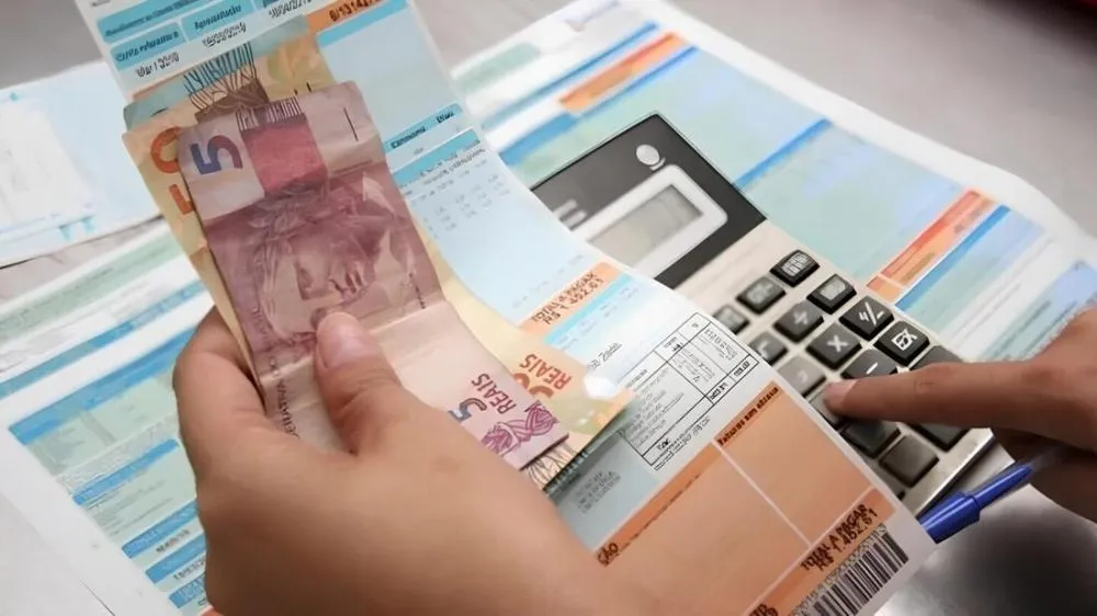 Inadimplência no Brasil atinge recorde histórico com 47% da população adulta endividada