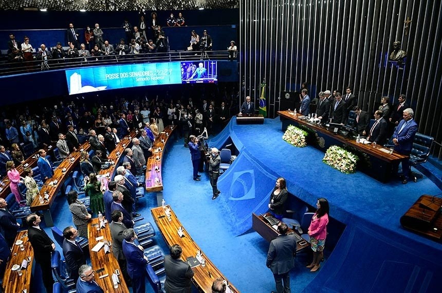 Senadores tomam posse com a maioria do PSD e PL