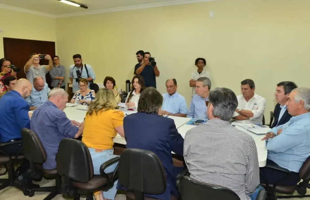 Riedel e Azambuja buscam acalmar PSDB após rompimento de aliança com Podemos