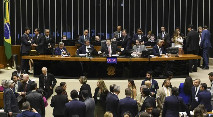 Congresso derruba veto de Lula e aprova R$ 164,8 milhões a mais no Fundo Partidário