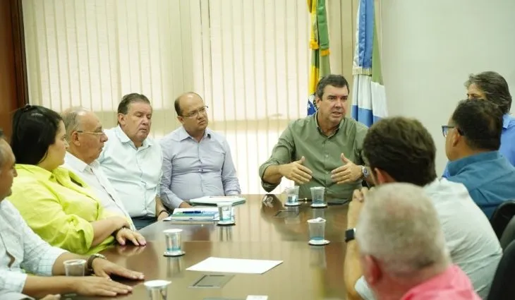 Eduardo Riedel intensifica agenda com prefeitos e fortalece estratégia para 2026