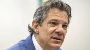 Haddad isolado: Câmara aprova urgência para barrar aumento do IOF e expõe crise no governo