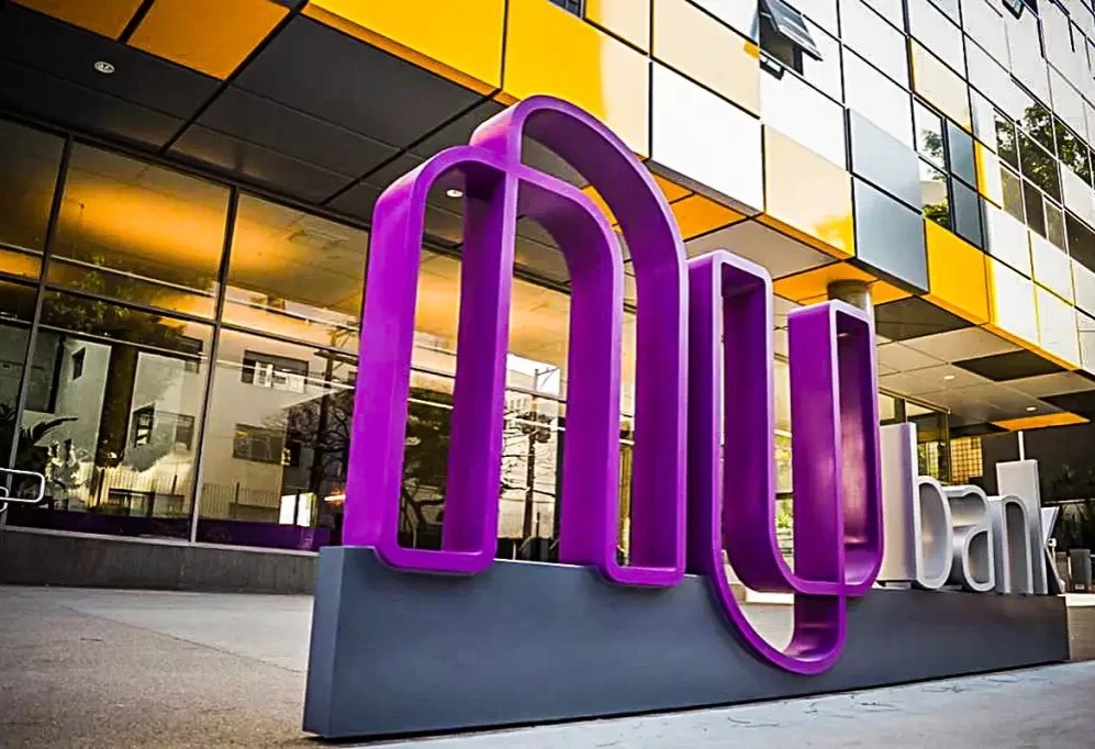 Nubank demite 40 funcionários após rombo na Americanas