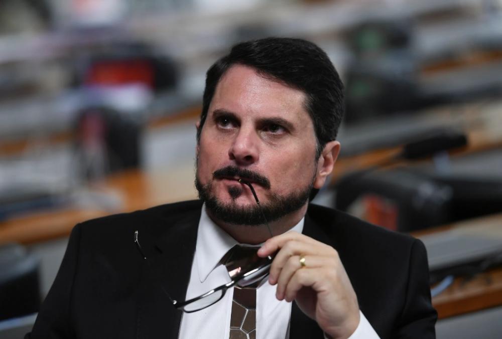 Em entrevista a imprensa, Marcos do Val desiste de renunciar cargo de Senador.