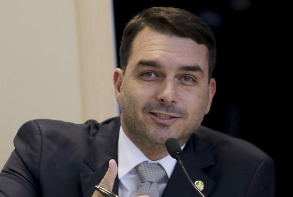 Flávio Bolsonaro confirma reunião citada por Do Val e diz que 