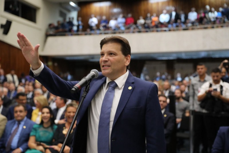 Paulo Gomes, apresentador do Cidade Alerta-PR, assume mandato na Assembleia e firma compromissos com o povo paranaense