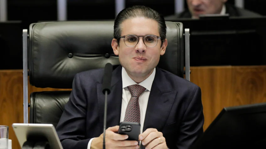 Hugo Motta desafia governo Lula: “Cada Poder tem que entender o limite”