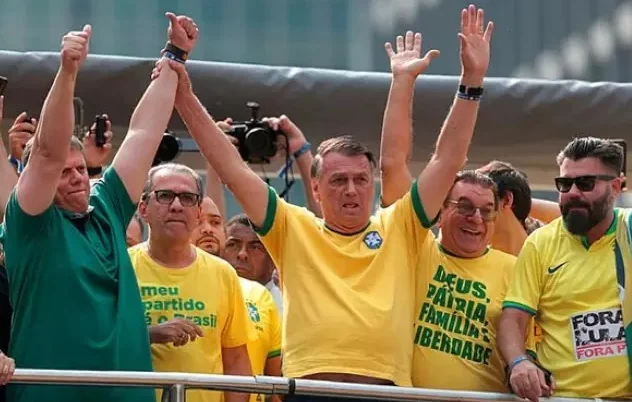 Bolsonaro mobiliza bolsonaristas na Paulista para pressionar STF em meio a julgamento da trama golpista