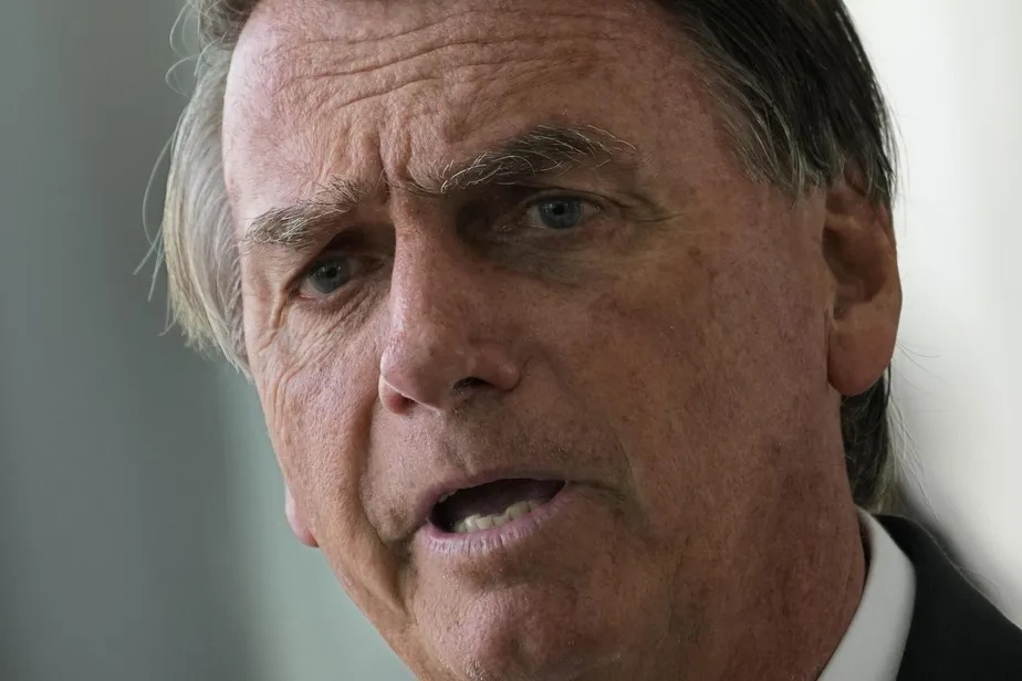 Bolsonaro afirma que ficou em silêncio em reunião com Daniel Silveira