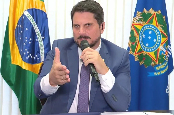 Em live, Do Val diz que vai pedir afastamento de Moraes do Inquérito do dia 8
