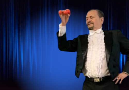 Mágico King realiza palestra sobre mágica na Funarte SP