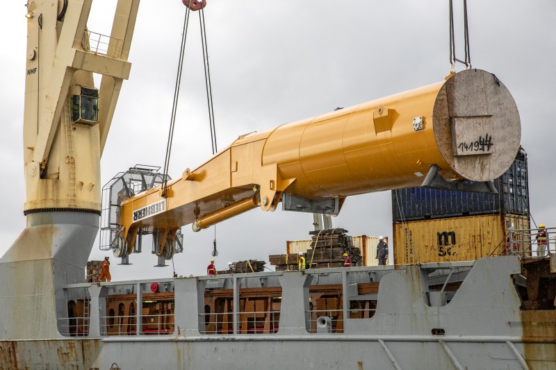 Chega ao Estado guindaste de grande proporção que ajudará descarga de granéis sólidos