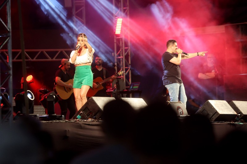 João Bosco & Vinícius e Maria Cecília & Rodolfo levam milhares de veranistas a shows no Litoral