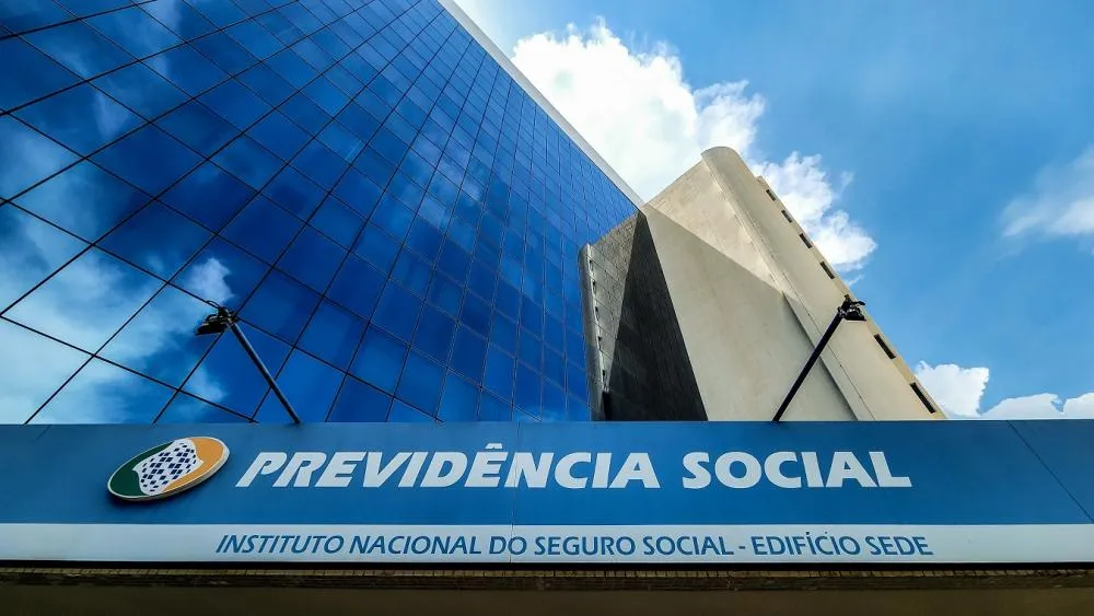 “Farra do INSS”: Aposentados começam a receber ressarcimento por descontos ilegais de associações