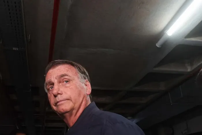 Bolsonaro se recolhe no PL enquanto cresce tensão sobre decisão de Moraes