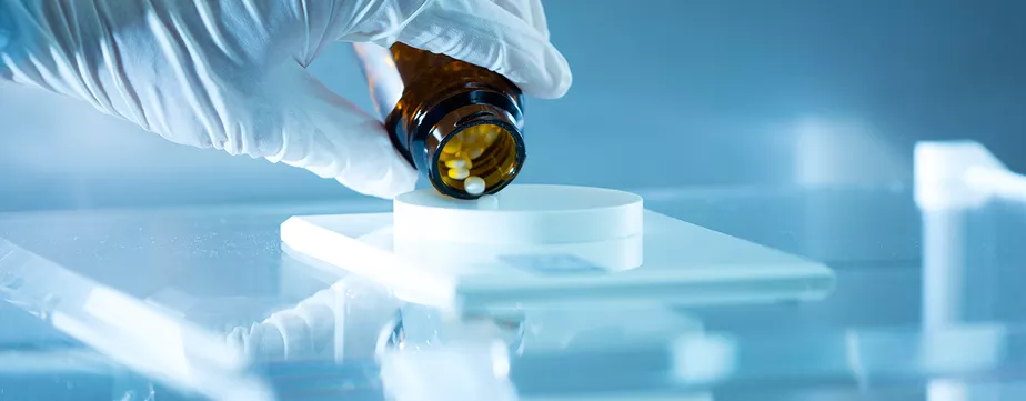 Guerra tarifária com os EUA ameaça abastecimento de remédios de alta complexidade no SUS