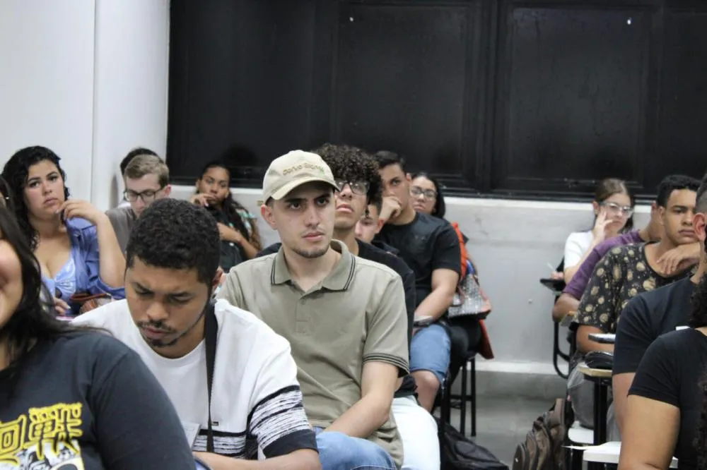 Prefeitura de Campo Grande oferece cursos gratuitos para jovens com foco em beleza, gestão e marketing