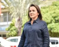 Desembargador derruba liminar e libera ofensiva de Adriane Lopes contra painéis da imprensa crítica