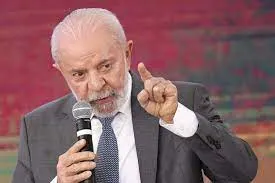 Lula desafia Trump após sanção a Moraes e tarifaço: “O Brasil não será submisso”