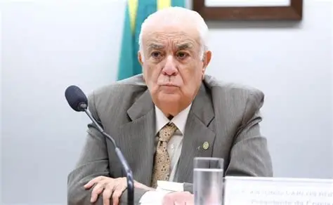 Deputado do PL é expulso por defender Moraes e criticar Trump: “Ignorância sem tamanho”, diz Valdemar