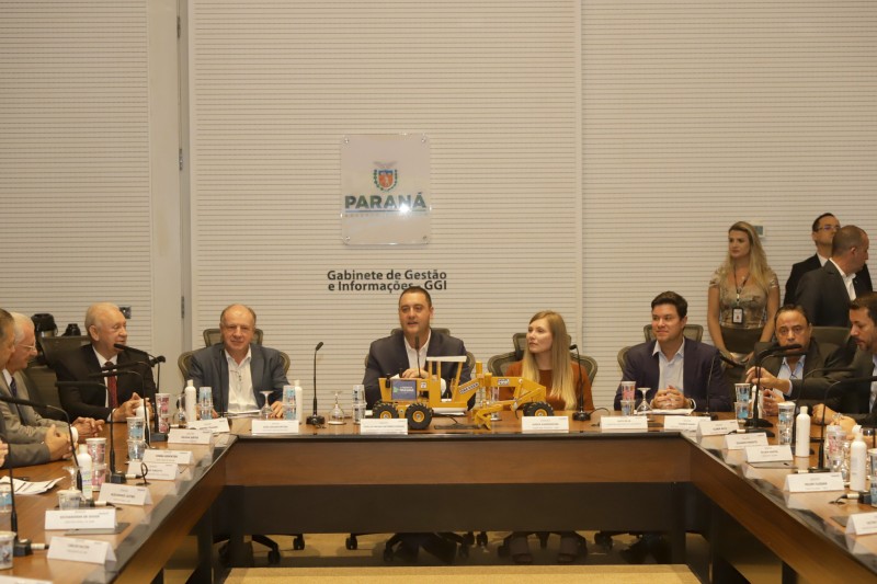 À Frente Paraná: governador anuncia pacote de obras de infraestrutura de R$ 3,4 bilhões