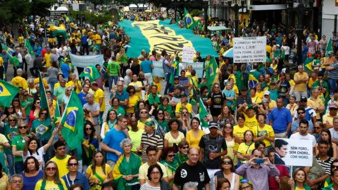 Direita volta às ruas e grita por “Fora Lula” e impeachment de Moraes: “Sem toga, você é nada”