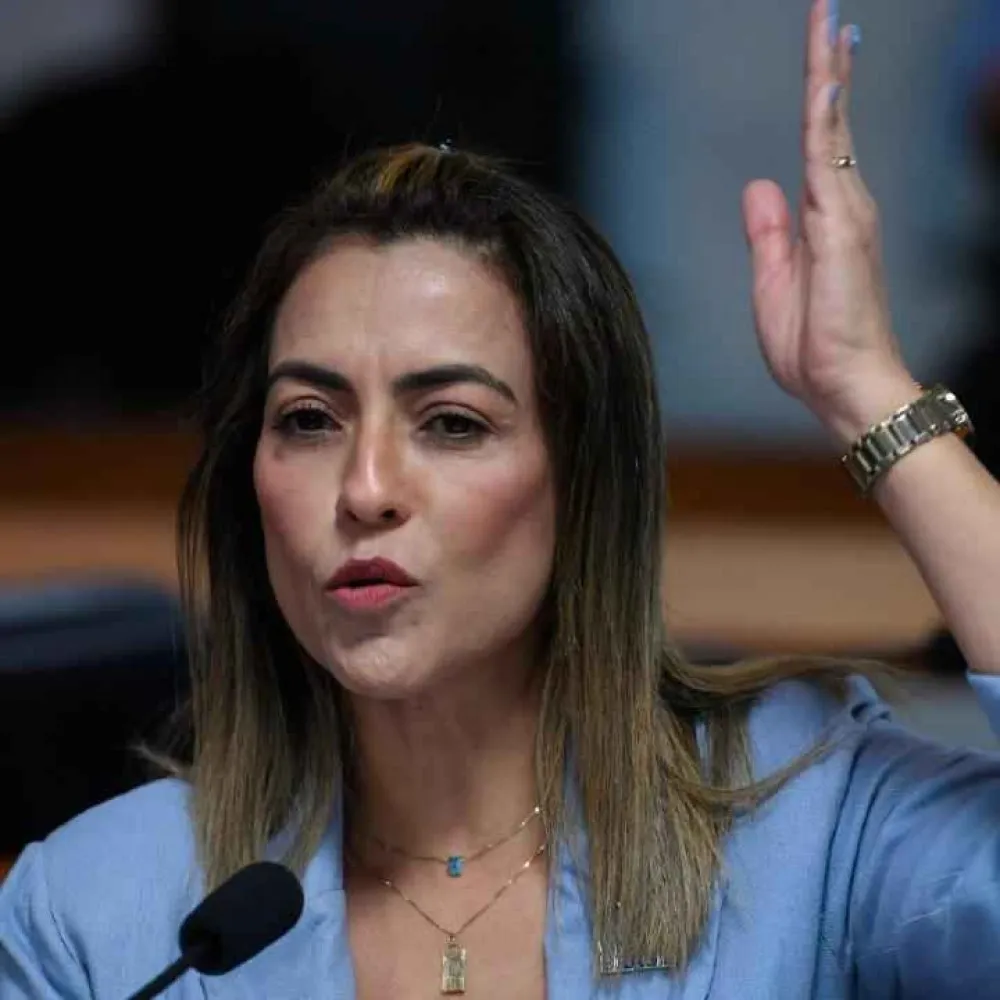 Após ser vaiada em show do Roupa Nova, Soraya culpa “radicalismo e intolerância” por reação do público