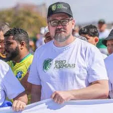 “Ditadura escancarada”: Marcos Pollon denuncia prisão de Bolsonaro e alerta para escalada autoritária no Brasil