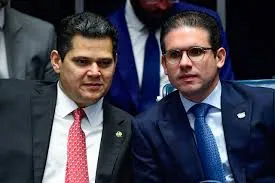 Congresso sob pressão: prisão de Bolsonaro, tarifaço de Trump e crise entre os Três Poderes inflamam retomada legislativa