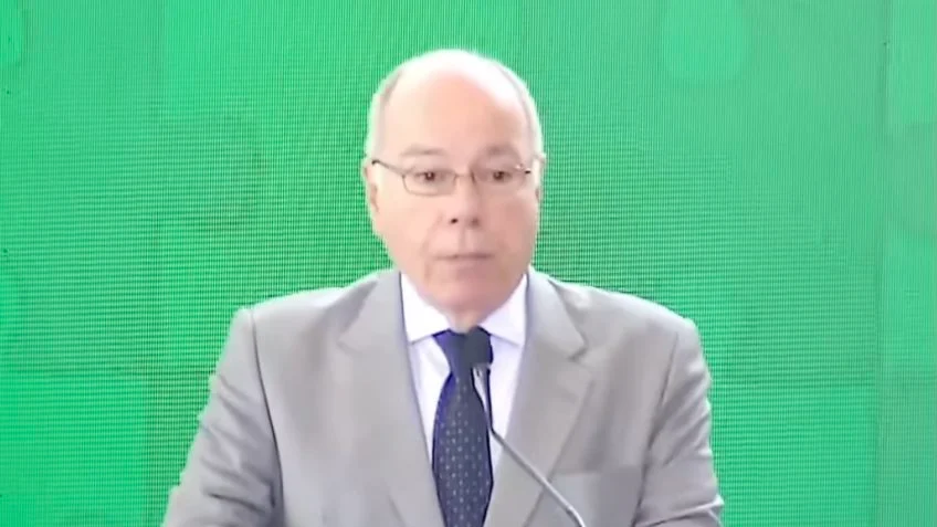 Itamaraty promete resposta dura a tarifas de Trump e anuncia posição oficial para 18 de agosto