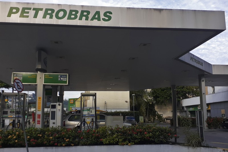 Petrobras anuncia redução de R$ 0,40 no preço do diesel