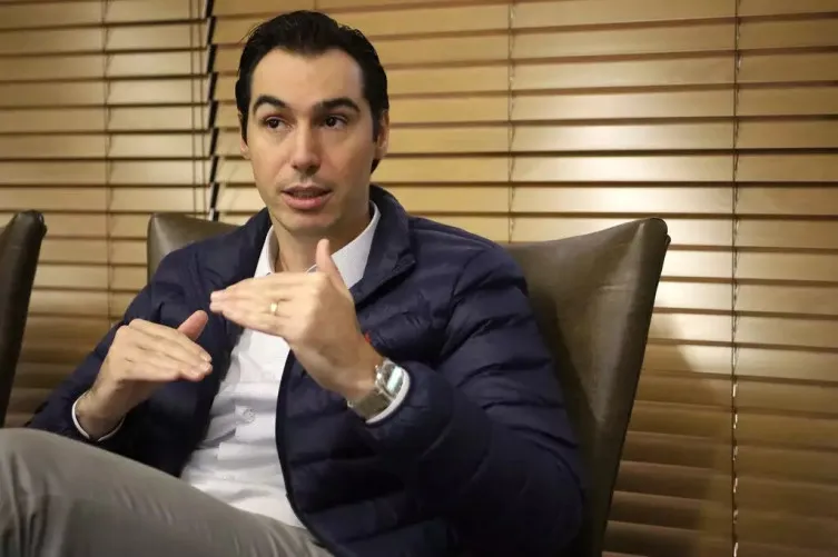 Secretário Rodrigo Perez lidera plano para economizar R$ 650 milhões até 2025 em MS