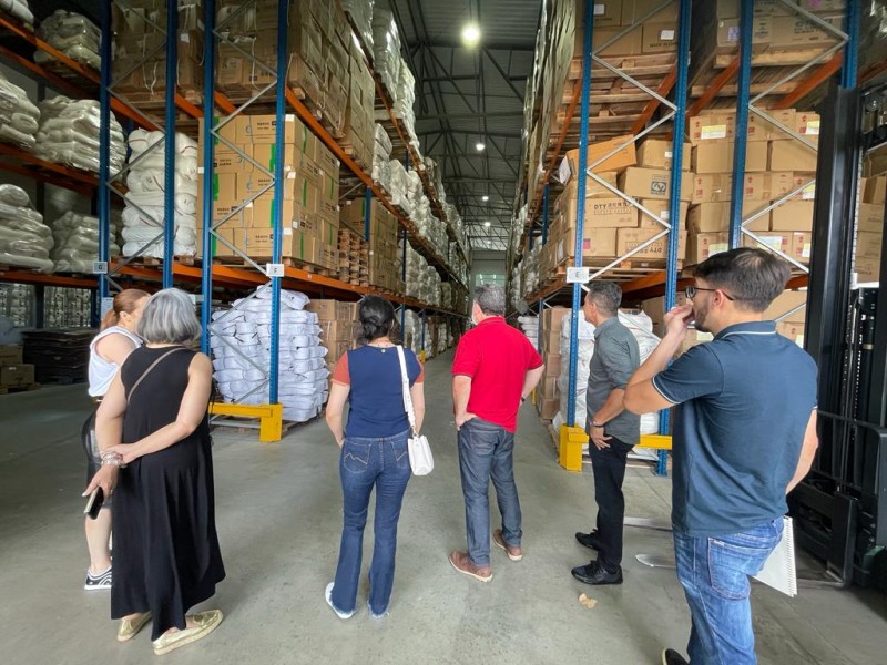 Uniformes escolares serão distribuídos ainda em fevereiro