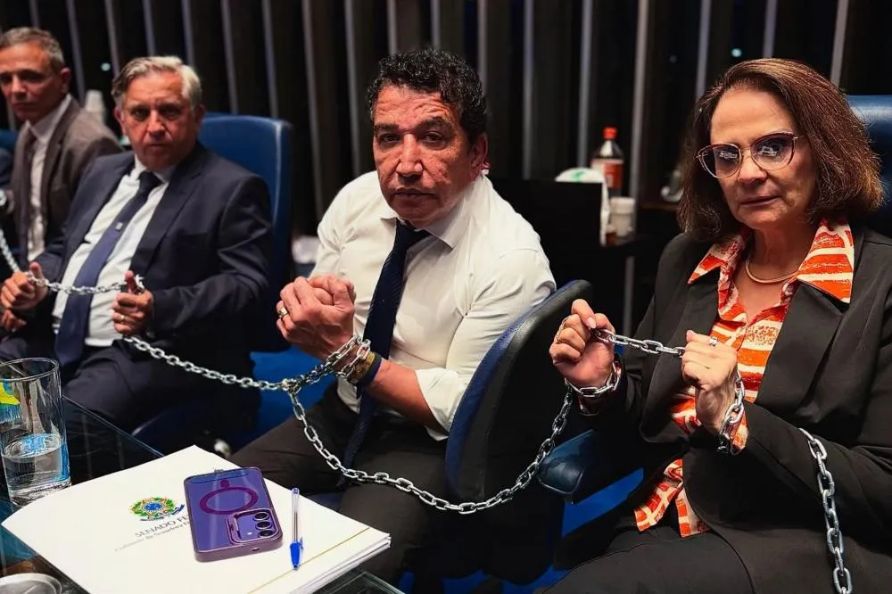 Com Senado paralisado, oposição se acorrenta e exige reação contra o STF: “Estamos no limite!”