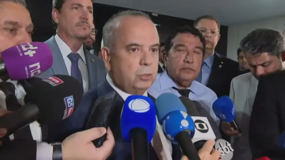 Após ocupação histórica, oposição desocupa Senado, mas mantém pressão por impeachment de Moraes