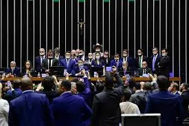 Câmara reage com rigor: 14 deputados bolsonaristas enfrentam pedido de afastamento após obstrução