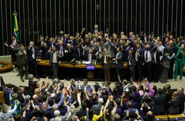 Oposição ameaça obstruir Câmara e até nova invasão se Hugo Motta não pautar PEC do fim do foro