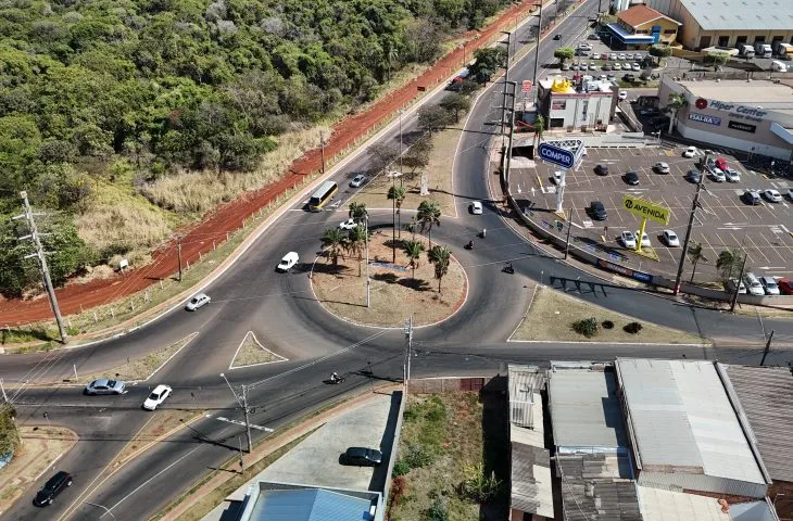 Governo de MS investe em mobilidade e reforma rotatória estratégica em Campo Grande