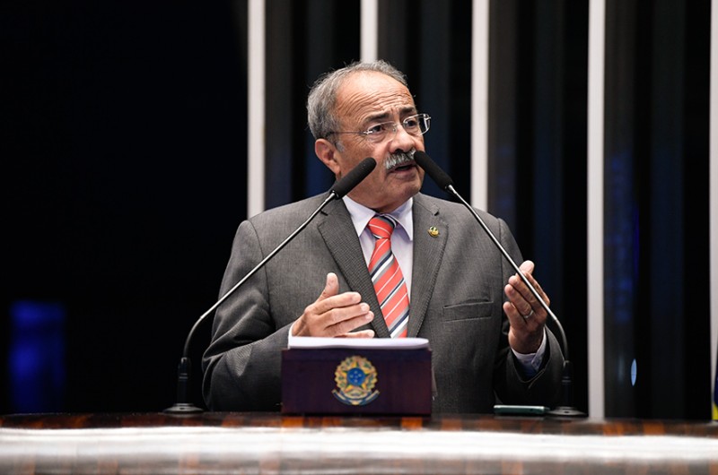 Chico Rodrigues demonstra preocupação com retirada dos garimpeiros de Roraima