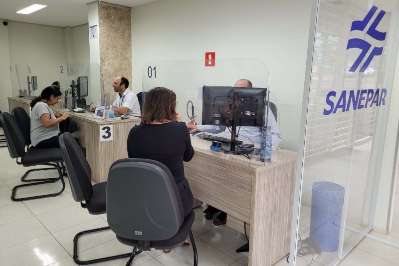 Centrais da Sanepar abrem no sábado para cadastro no Água Solidária e renegociações