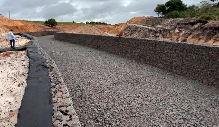 Com controle de erosão, pavimentação da Sul-Fronteira avança entre Coronel Sapucaia e Paranhos