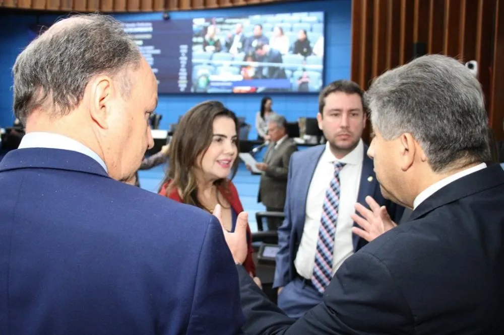 Deputados analisam propostas sobre saúde, direitos trabalhistas e tributação na sessão desta quarta-feira