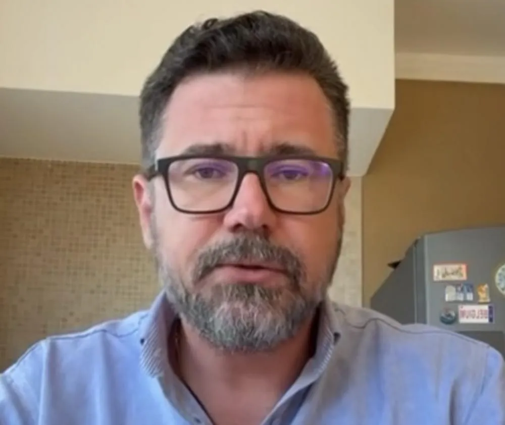 O ChatGPT disse: Deputado Marcos Pollon critica reforço policial na prisão domiciliar de Bolsonaro